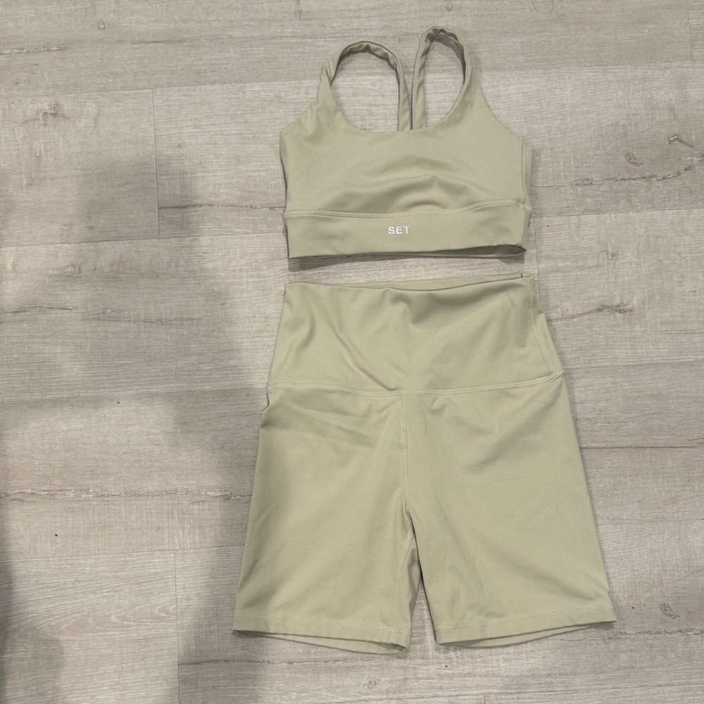 SET Luxform Shorts Set in Oat